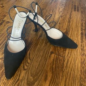 Chanel Black Velvet Strappy Kitten Heels. Size 36